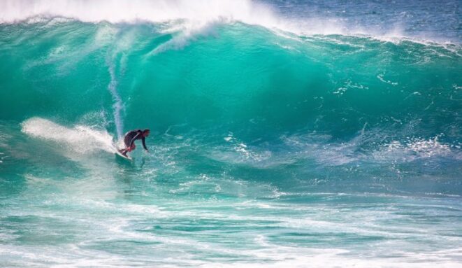 surfing_big_waves_speed_the_indian_ocean_ombak_tujuh_coast_java_island_indonesia-1383924.jpg